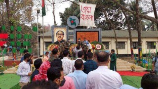 ঐতিহাসিক ৭ মার্চ: নরসিংদীতে বঙ্গবন্ধুর প্রতিকৃতিতে পুষ্পস্তবক অর্পণ