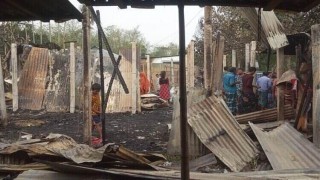 বেলাবতে ৪ দোকান পুড়ে ৪০ লাখ টাকার ক্ষয়ক্ষতি বেলাবতে ৪ দোকান পুড়ে ৪০ লাখ টাকার ক্ষয়ক্ষতি