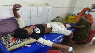 নরসিংদীতে দুই পক্ষের সংঘর্ষে টেটাঁবিদ্ধে তিনজন আহত