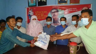 বেলাবতে অসহায় মানুষের মাঝে ঈদ সামগ্রী বিতরণ বেলাবতে অসহায় মানুষের মাঝে ঈদ সামগ্রী বিতরণ