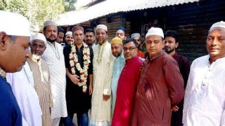 ঘোড়াশালে কৃতজ্ঞতা প্রকাশে ভোটারদের দ্বারে নবনির্বাচিত মেয়র