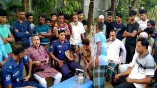 পলাশে ট্রলি চাপায় শিশুর মৃত্যু