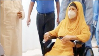 হাসপাতালে ভর্তি বিএনপি চেয়ারপারসন খালেদা জিয়া হাসপাতালে ভর্তি বিএনপি চেয়ারপারসন খালেদা জিয়া