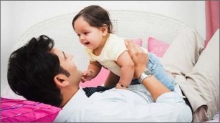 বাবার আয়ু বাড়ায় কন্যাসন্তান