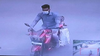 পলাশে উপজেলা পরিষদের সামনে থেকে মোটরসাইকেল চুরি