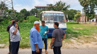 পলাশে কলেজের বাসের চাপায় মোটরসাইকেল আরোহী নিহত পলাশে কলেজের বাসের চাপায় মোটরসাইকেল আরোহী নিহত