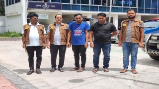 রায়পুরায় প্রকাশ্যে গুলি করে হত্যা চেষ্টা মামলার দুই আসামী অস্ত্রসহ গ্রেপ্তার