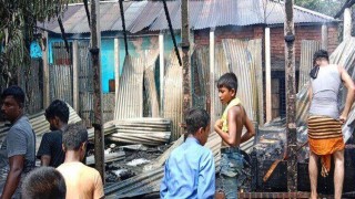 বেলাবতে আগুনে পুড়লো দুই বসতঘর