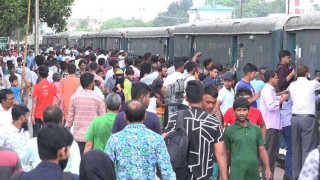 বাসভাড়া বৃদ্ধি: নরসিংদীতে ট্রেনে বেড়েছে যাত্রীর চাপ, দুর্ভোগ চরমে বাসভাড়া বৃদ্ধি: নরসিংদীতে ট্রেনে বেড়েছে যাত্রীর চাপ, দুর্ভোগ চরমে