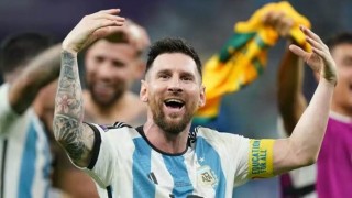 স্বপ্নভঙ্গ না কী, মেসির স্বপ্ন বাঁচিয়ে রাখার রাত? স্বপ্নভঙ্গ না কী, মেসির স্বপ্ন বাঁচিয়ে রাখার রাত?