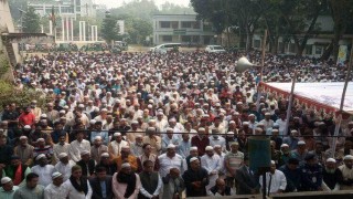রায়পুরায় রাষ্ট্রীয় মর্যাদায় উপজেলা চেয়ারম্যানের দাফন সম্পন্ন রায়পুরায় রাষ্ট্রীয় মর্যাদায় উপজেলা চেয়ারম্যানের দাফন সম্পন্ন