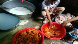 পাঁচদোনায় তিন প্রতিষ্ঠানকে ভোক্তা অধিকারের জরিমানা