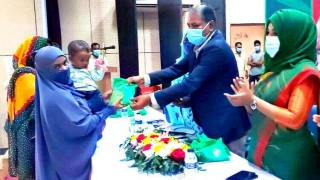 পলাশে নারী ও শিশুর মধ্যে বিনামূল্যে চিকিৎসা ও খাদ্য উপকরণ বিতরণ পলাশে নারী ও শিশুর মধ্যে বিনামূল্যে চিকিৎসা ও খাদ্য উপকরণ বিতরণ