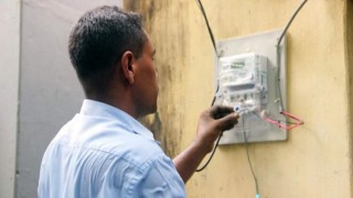 শিবপুরে অবৈধ দাবি করে রিকশাচালকের বাড়ির বিদ্যুৎ সংযোগ বিচ্ছিন্ন