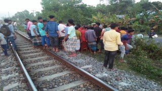 রায়পুরায় ট্রেনে কাটাপড়ে যুবক নিহত