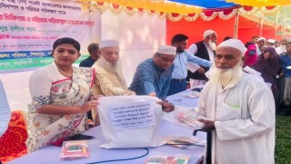 শিবপুরের চক্রধায় বিনামূল্যে সার ও বীজ বিতরণ শিবপুরের চক্রধায় বিনামূল্যে সার ও বীজ বিতরণ