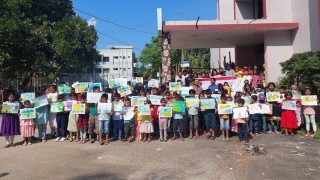 নরসিংদীতে শিশু কিশোরদের চিত্রাঙ্কন প্রতিযোগিতা অনুষ্ঠিত নরসিংদীতে শিশু কিশোরদের চিত্রাঙ্কন প্রতিযোগিতা অনুষ্ঠিত