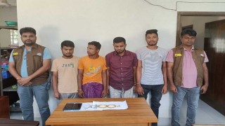 রায়পুরায় দিন-দুপুরে স্বর্ণের দোকানে চুরি: ৪ জন গ্রেপ্তার রায়পুরায় দিন-দুপুরে স্বর্ণের দোকানে চুরি: ৪ জন গ্রেপ্তার