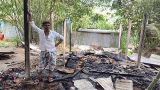 রায়পুরায় মাদক সেবনে বাঁধা দেয়ায় বৃদ্ধের বাড়িতে আগুন লাগানোর অভিযোগ রায়পুরায় মাদক সেবনে বাঁধা দেয়ায় বৃদ্ধের বাড়িতে আগুন লাগানোর অভিযোগ