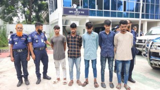পলাশে দুই শিক্ষার্থীকে অপহরণের সময় ৫ জন গ্রেপ্তার পলাশে দুই শিক্ষার্থীকে অপহরণের সময় ৫ জন গ্রেপ্তার