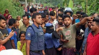 পলাশে কাভার্ড ভ্যানের চাপায় শ্রমিক নিহত পলাশে কাভার্ড ভ্যানের চাপায় শ্রমিক নিহত