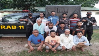 নরসিংদীতে বিআরটিএ অফিসে র্যাবের অভিযান, ১২ দালাল আটক নরসিংদীতে বিআরটিএ অফিসে র্যাবের অভিযান, ১২ দালাল আটক