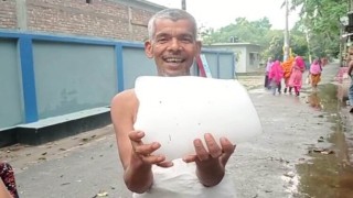 বৃষ্টিতে পড়ল ৫ কেজি ওজনের শিলা বৃষ্টিতে পড়ল ৫ কেজি ওজনের শিলা