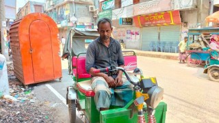 সবাই যখন ঈদ উদযাপনে ব্যস্ত, আর তারা দিচ্ছেন সেবা   