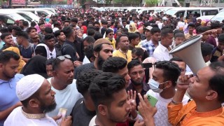 ঈদকে ঘিরে ড্রিম হলিডে পার্কে দর্শনার্থীদের উপচেপড়া ভিড়