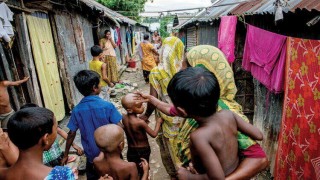 দেশে গরিব মানুষের সংখ্যা আরও কমেছে: বিবিএসের জরিপ দেশে গরিব মানুষের সংখ্যা আরও কমেছে: বিবিএসের জরিপ