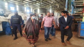 শেখেরচরে দুই বস্ত্রকারখানাকে ১ লাখ ৭০ হাজার টাকা জরিমানা শেখেরচরে দুই বস্ত্রকারখানাকে ১ লাখ ৭০ হাজার টাকা জরিমানা