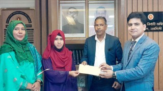 পলাশে আয়বর্ধক প্রশিক্ষণ ভাতার চেক বিতরণ পলাশে আয়বর্ধক প্রশিক্ষণ ভাতার চেক বিতরণ