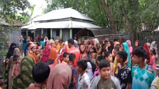 শিবপুরে পুকুরে গোসলে নেমে স্কুলছাত্রীর মৃত্যু শিবপুরে পুকুরে গোসলে নেমে স্কুলছাত্রীর মৃত্যু