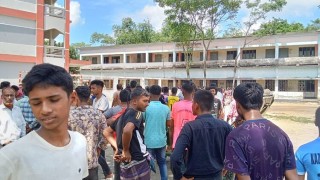 বেলাবতে এসএসসি’র ফলাফল বিপর্যয়, বিদ্যালয়ে তালা দিল এলাকাবাসী বেলাবতে এসএসসি’র ফলাফল বিপর্যয়, বিদ্যালয়ে তালা দিল এলাকাবাসী