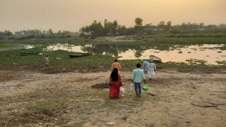 রায়পুরারে চর আড়ালিয়া ইউনিয়নে সেতুর অভাবে নদী পারাপারে দুর্ভোগ  রায়পুরারে চর আড়ালিয়া ইউনিয়নে সেতুর অভাবে নদী পারাপারে দুর্ভোগ
