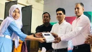 পলাশে প্রধানমন্ত্রীর উপহার ট্যাব পেল ১৪৪ শিক্ষার্থী