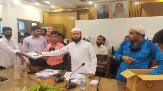 রায়পুরায় শিক্ষার্থীদের মাঝে বিনামূল্যে ট্যাব বিতরণ