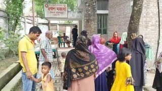 নরসিংদীতে স্ত্রীকে কুপিয়ে জখম করার পর স্বামীর ঝুলন্ত লাশ উদ্ধার