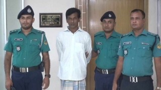 গাজীপুরে নারী শ্রমিক হত্যার অভিযোগে কথিত স্বামী গ্রেপ্তার গাজীপুরে নারী শ্রমিক হত্যার অভিযোগে কথিত স্বামী গ্রেপ্তার