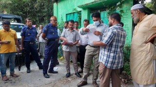 আবাসিক এলাকা থেকে পোল্ট্রি খামার সরাতে সময় বেঁধে দিল মোবাইল কোর্ট আবাসিক এলাকা থেকে পোল্ট্রি খামার সরাতে সময় বেঁধে দিল মোবাইল কোর্ট