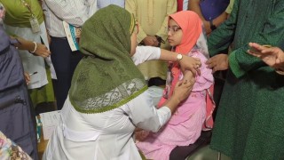 নরসিংদীতে জরায়ুমুখের ক্যান্সার প্রতিরোধের টিকাদান শুরু নরসিংদীতে জরায়ুমুখের ক্যান্সার প্রতিরোধের টিকাদান শুরু