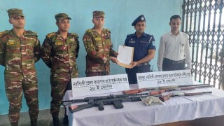 লুট হওয়া কারাগারের ২টিসহ ৫ অস্ত্র পুলিশে হস্তান্তর করল সেনাবাহিনী