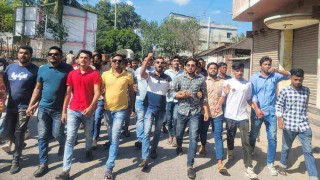 পলাশে আ’লীগের বিরুদ্ধে ছাত্রদলের বিক্ষোভ পলাশে আ’লীগের বিরুদ্ধে ছাত্রদলের বিক্ষোভ