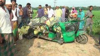 শিবপুরে ট্রাক-সিএনজিচালিত অটোরিকশার সংঘর্ষে চালকসহ ৬ জন নিহত শিবপুরে ট্রাক-সিএনজিচালিত অটোরিকশার সংঘর্ষে চালকসহ ৬ জন নিহত