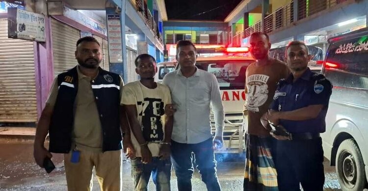 দোকান কর্মচারীকে প্রকাশ্যে কুপিয়ে হত্যার ঘটনায় জড়িত ২ জন গ্রেপ্তার দোকান কর্মচারীকে প্রকাশ্যে কুপিয়ে হত্যার ঘটনায় জড়িত ২ জন গ্রেপ্তার