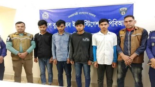 শেখেরচরে টাকা লুট করতেই ঘরে ঢুকে মা-মেয়েকে হতাহত: ৪ জন গ্রেপ্তার, ১০ লাখ টাকা জব্দ শেখেরচরে টাকা লুট করতেই ঘরে ঢুকে মা-মেয়েকে হতাহত: ৪ জন গ্রেপ্তার, ১০ লাখ টাকা জব্দ