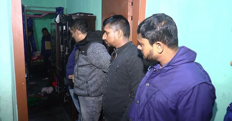 শেখেরচরে ঘরে ঢুকে কিশোরীকে কুপিয়ে হত্যা, গুরুতর আহত মা শেখেরচরে ঘরে ঢুকে কিশোরীকে কুপিয়ে হত্যা, গুরুতর আহত মা