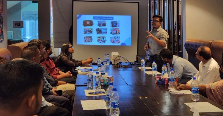 নরসিংদীতে ‘কাউন্টার ট্রাফিকিং নেটওয়ার্ক’ গঠন ও ওরিয়েন্টেশন সভা নরসিংদীতে ‘কাউন্টার ট্রাফিকিং নেটওয়ার্ক’ গঠন ও ওরিয়েন্টেশন সভা