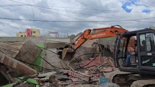 নরসিংদীতে রেলওয়ের জমি হতে দুই শতাধিক অবৈধ স্থাপনা উচ্ছেদ নরসিংদীতে রেলওয়ের জমি হতে দুই শতাধিক অবৈধ স্থাপনা উচ্ছেদ