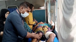 জিতরামপুরে খেয়াঘাটে অতিরিক্ত টাকা আদায় করার জেরে সংঘর্ষে আহত ১০